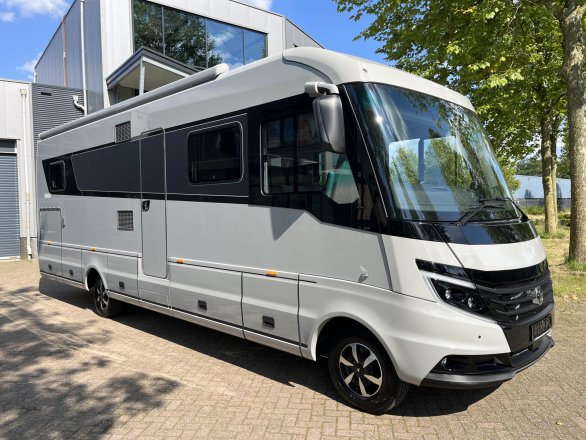Niesmann+Bischoff Flair 920 ER Retarder met Hefbed 5 personen uitvoering