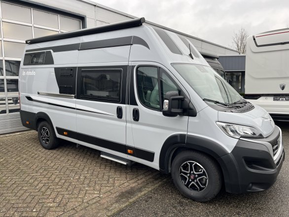 La Strada Avanti EB 180pk 9-traps ZF Automaat Lengte bedden Hefbed