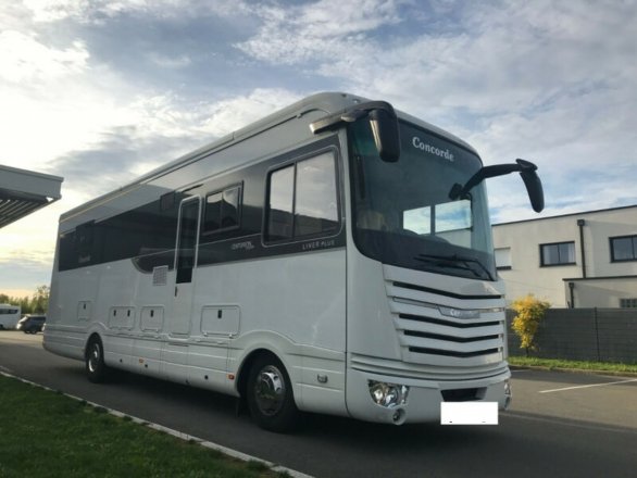 Concorde Liner Plus 1060 G max Auto Garage op Mercedes Atego