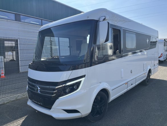 Niesmann+Bischoff iSmove 7.3F ALS NIEUW 9500km! 160pk Aut Queensbed Klein Rijbewijs Levelsysteem Airco