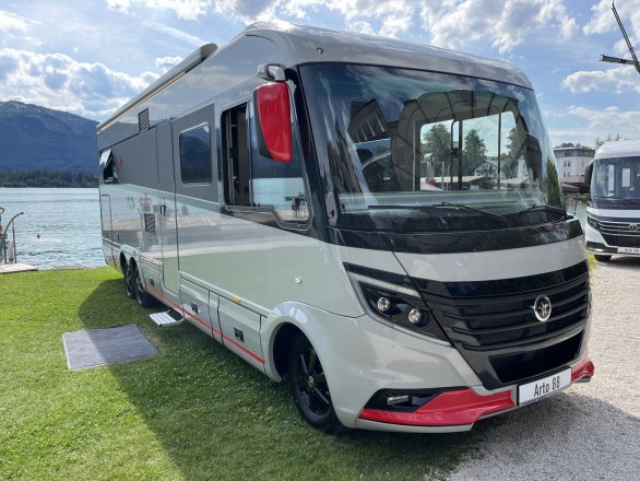 Niesmann+Bischoff NEW Arto 88E is Binnen met Mercedes Automaat Grijs