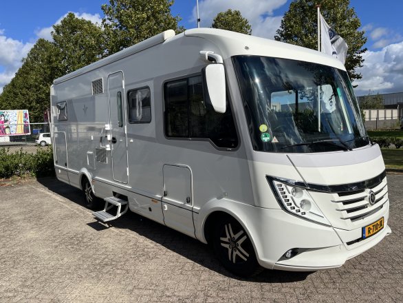 Niesmann+Bischoff Arto 76E 3.0 177pk Airco Trekhaak Lengte bedden geen Hefbed
