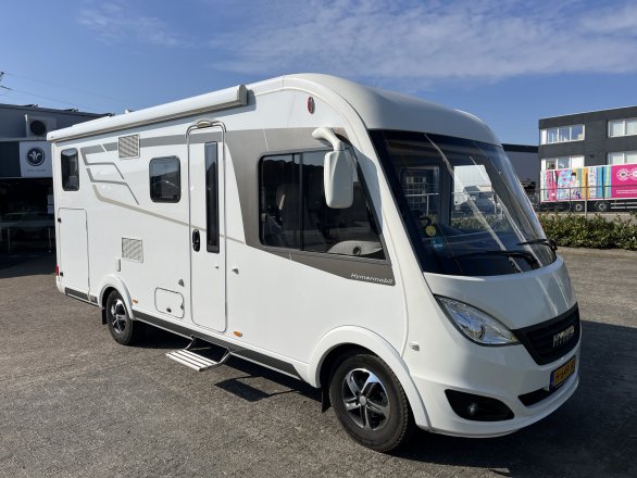 Hymer B 588 DL 180pk Aut Levelsysteem Klein Rijbewijs