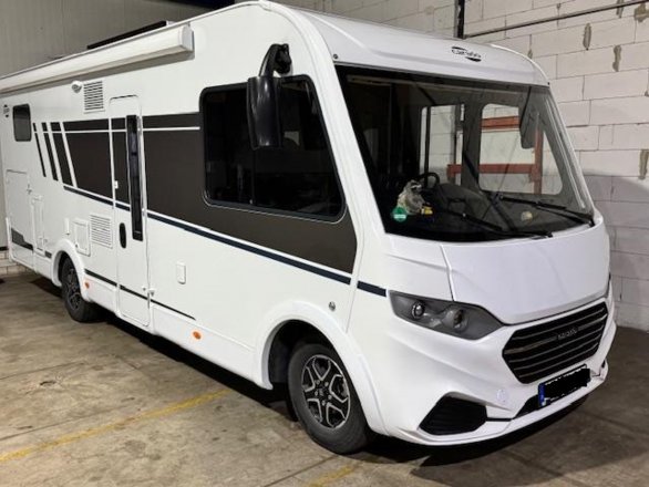 Carado i447 180pk 8-traps Automaat Lengtebedden Hefbed Trekhaak Omvormer