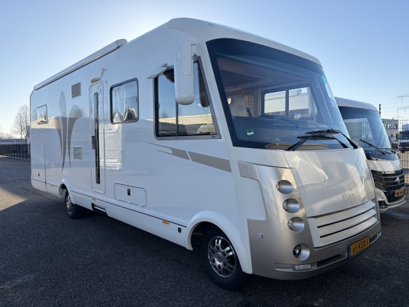 Niesmann+Bischoff Flair 8000 iLW 3.0 Aut Lengtebedden Lithium Luchtvering Gastank WC-tank Trekhaak Leder